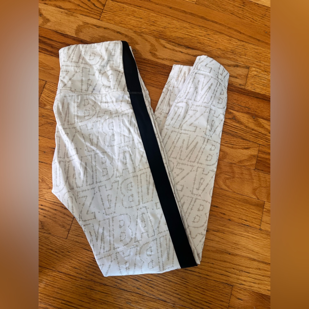 Zumba Fitness White and Black Leggings